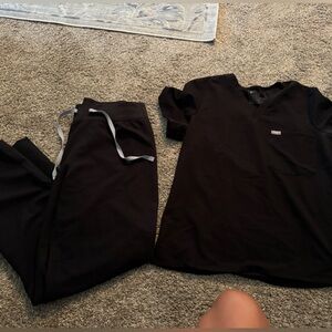 Figs Black Scrub set